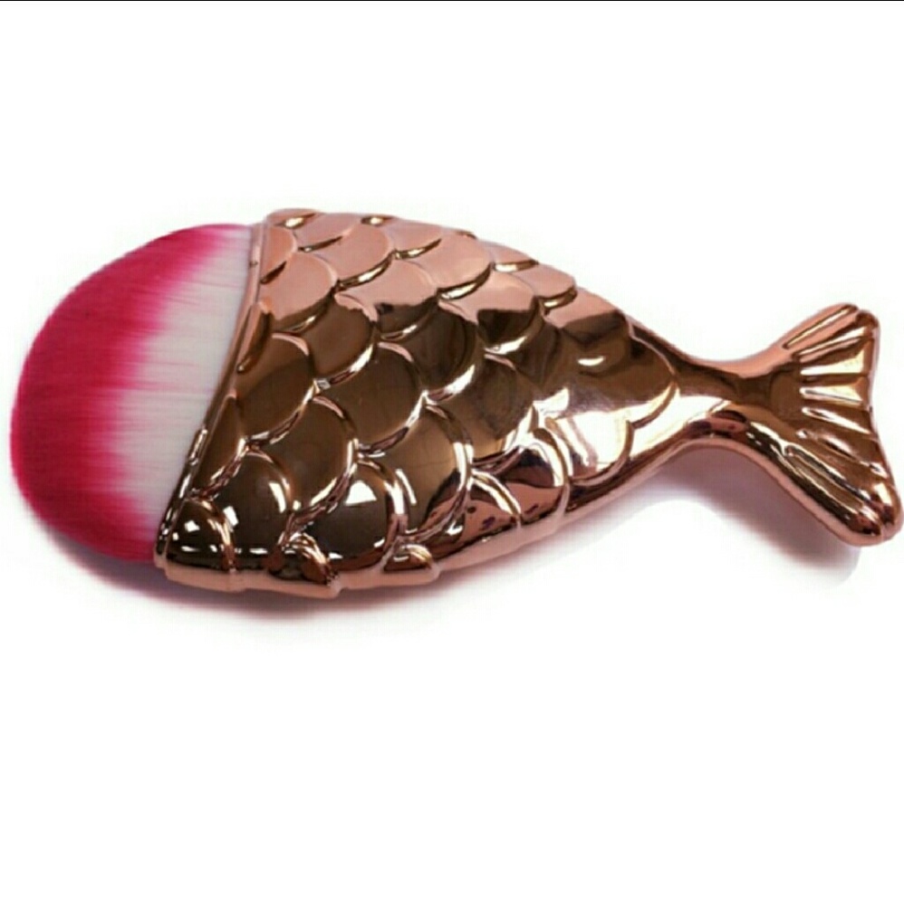 10 Left! Mermaid Fish Scale Makeup Brush.